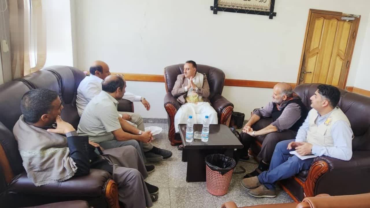 اللجنة التحضيرية لمؤتمر العسل الدوائي تناقش جوانب التعاون مع هيئة الأدوية
