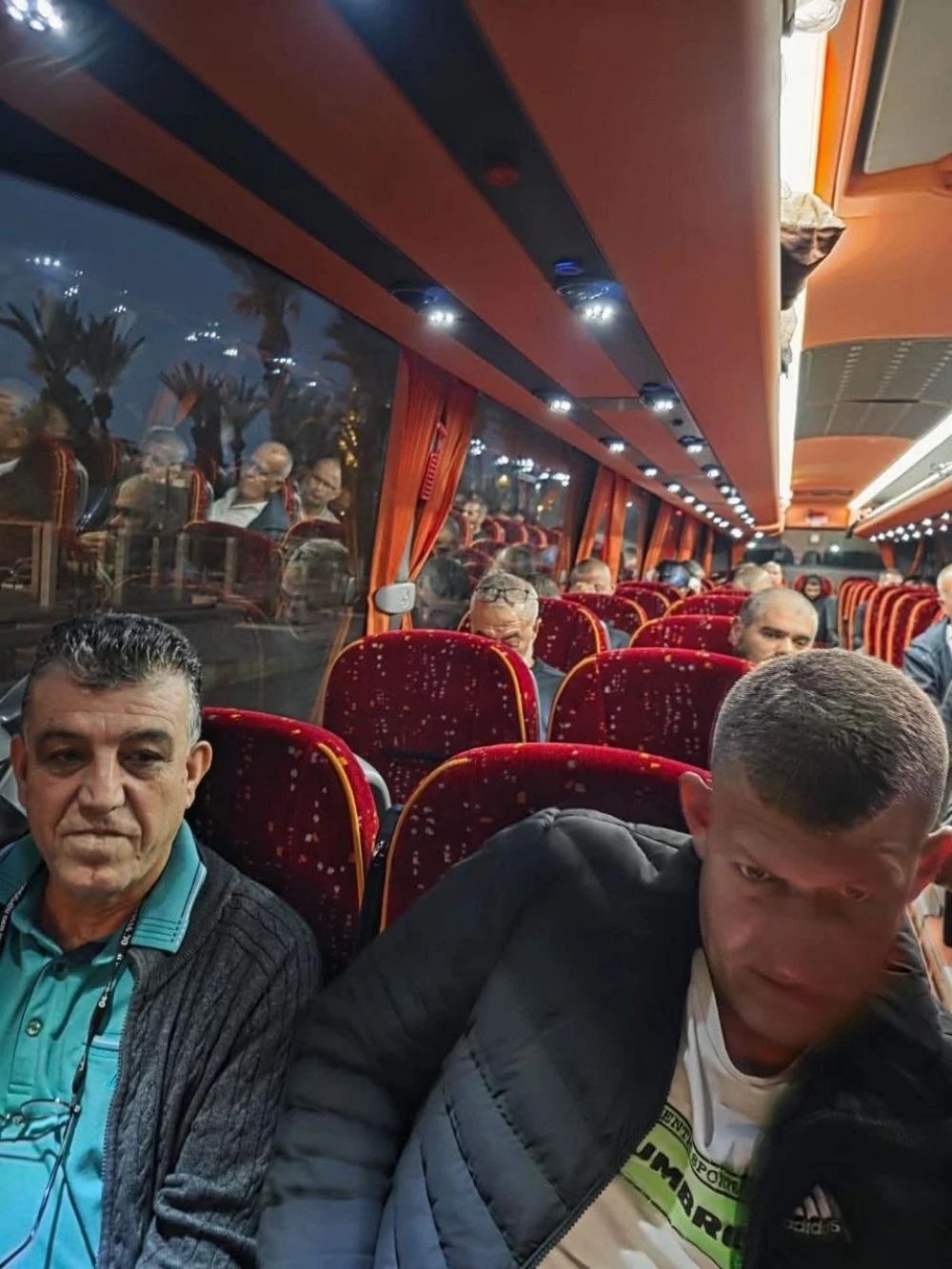 أهالي تل السبع وبلدة جسر الزرقاء الفلسطينية يشدّون الرحال للمسجد الأقصى