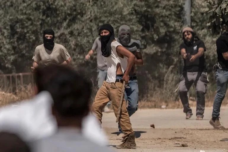 تصاعد هجمات المستوطنين على الفلسطينيين وممتلكاتهم في الضفة