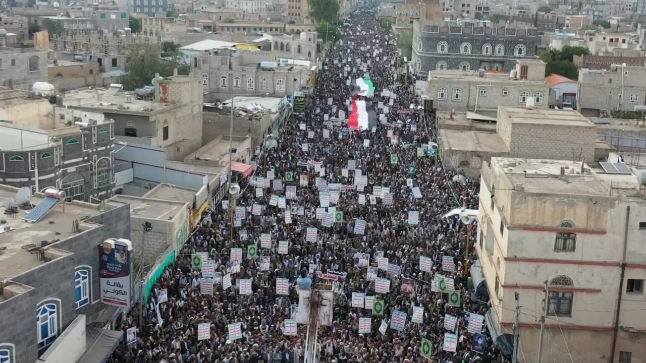 مسيرات جماهيرية غير مسبوقة بذمار في جمعة “التحذير والنفير”
