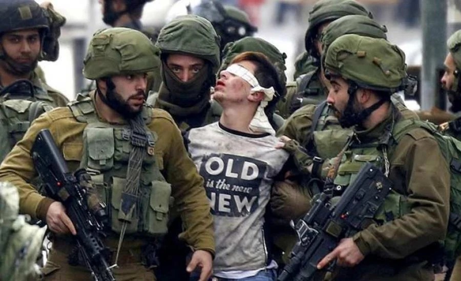 العدو الإسرائيلي يشن حملة اقتحامات ويعتقل ثلاثة فلسطينيين في الضفة الغربية