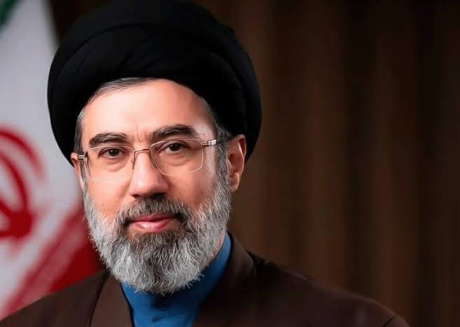 السيد مجتبى خامنئي يتعهد بالثأر لوالده.. كل القتلة بالاسم على القائمة لدينا والقصاص قادم