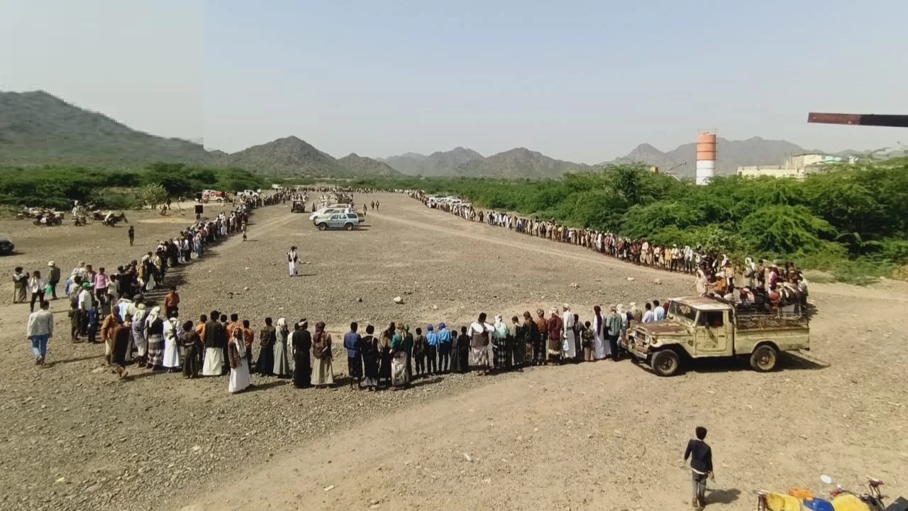 نكف قبلي في جبل راس بالحديدة إعلانا للجهوزية والاستنفار لإنهاء العدوان والحصار