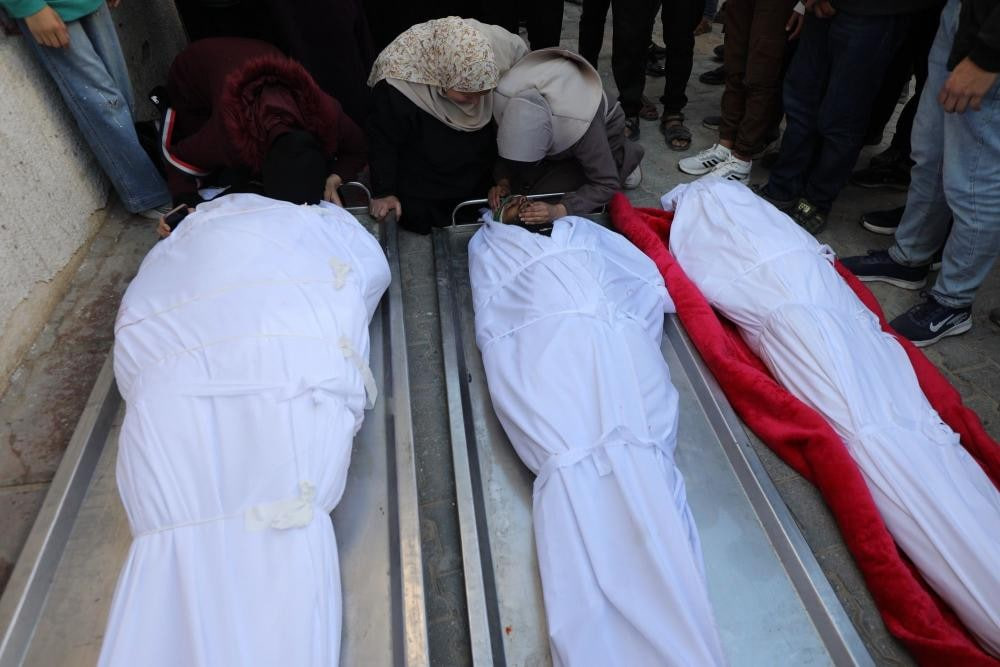 17 شهيداً وعشرات الجرحى في غارات إسرائيلية متفرقة على قطاع غزة