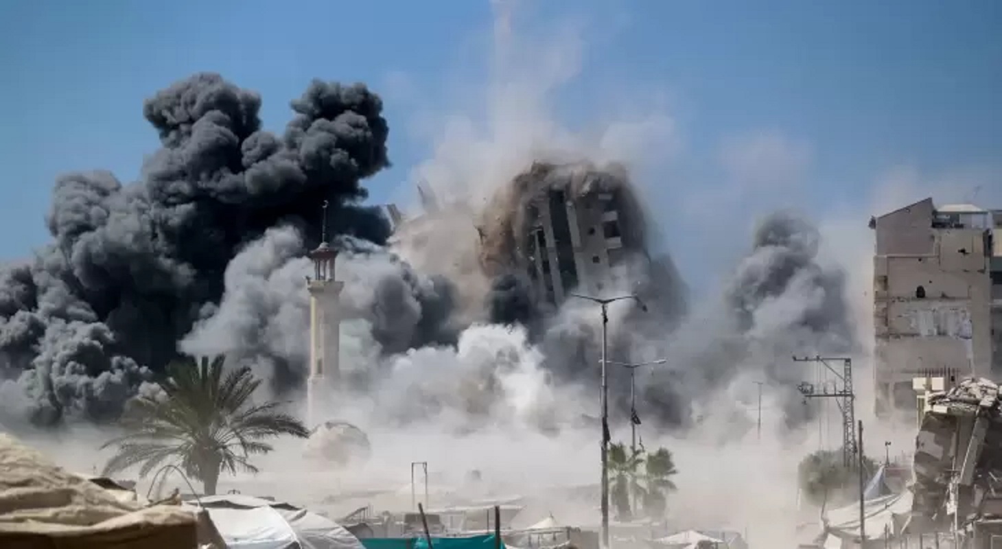 قصف متواصل ونسف وتدمير في خروقات مستمرة في قطاع غزة