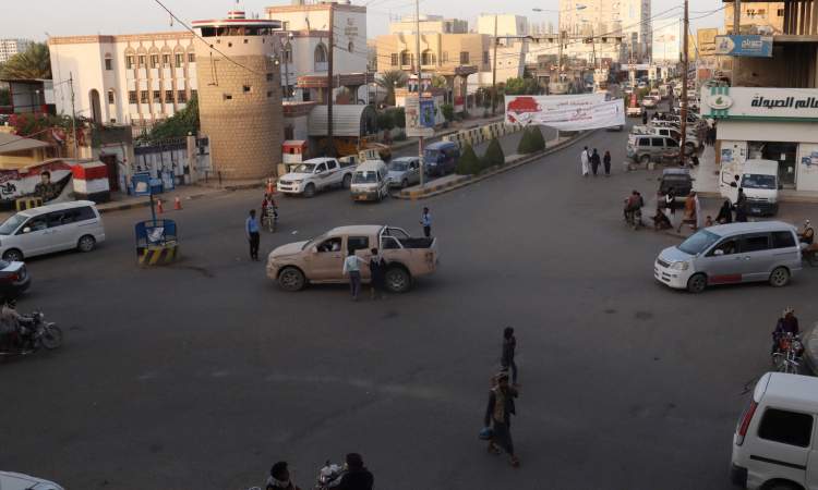 كمين مجهول ينسف آلية عسكرية في مدينة مأرب وسط صراع بين الإصلاح والقبائل