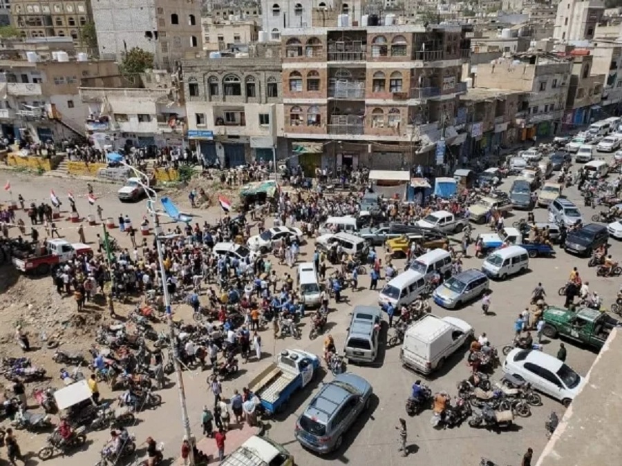 المساوى يعلن جاهزية الطرق الإنسانية من جانب صنعاء ويستنكر حصار الفصائل التابعة للسعودية للمدينة